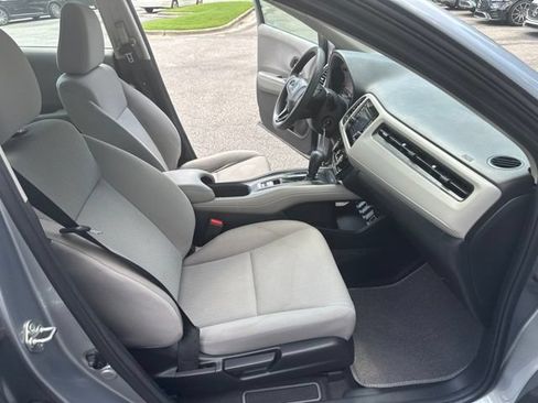 Used 2018 Honda HR-V LX image 18