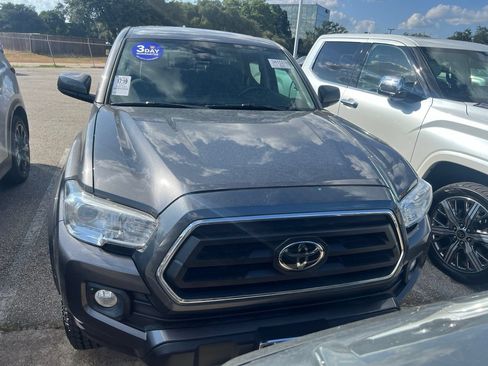 Used 2021 Toyota Tacoma SR5 RWD image 2