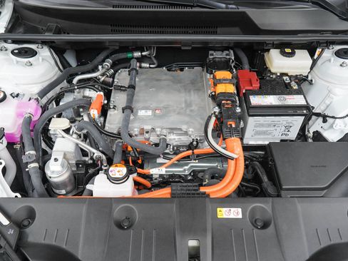 Certified 2026 Toyota bZ AWD/4WD image 32
