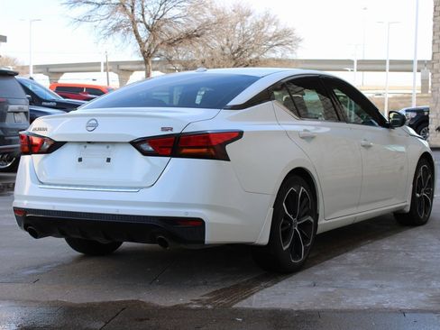 Used 2023 Nissan Altima 2.5 SR w/ SR Premium Package image 3