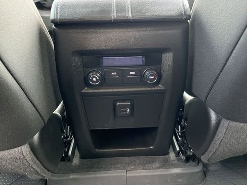 Certified 2023 Chevrolet Traverse LT w/ Rear Camera Mirror Package image 20