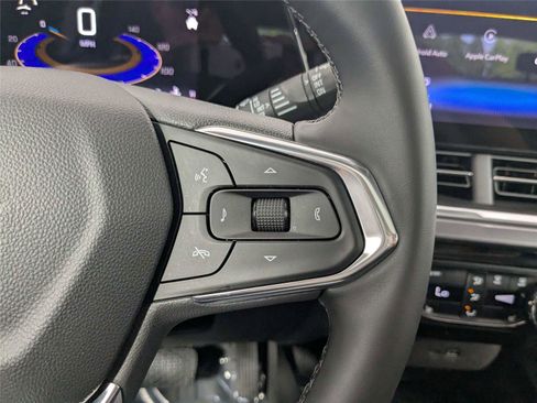 Used 2026 Chevrolet Trax ACTIV w/ Sunroof Package FWD image 17