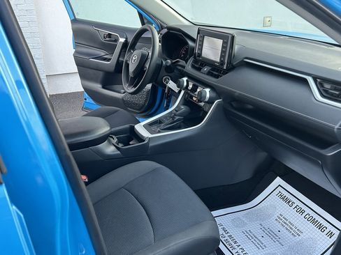 Used 2020 Toyota RAV4 LE image 14