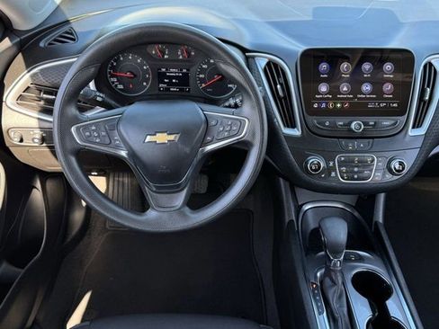 Used 2024 Chevrolet Malibu LT image 12