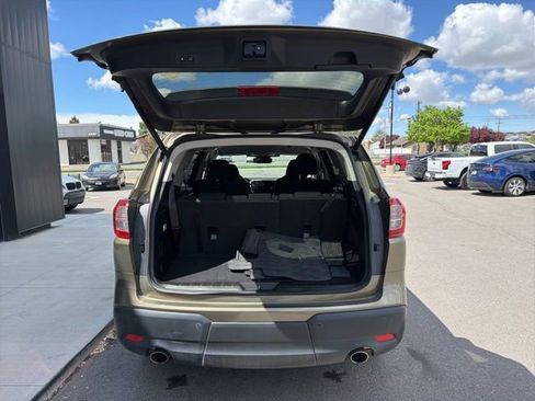 Used 2024 Subaru Ascent Premium w/ Convenience Package image 8