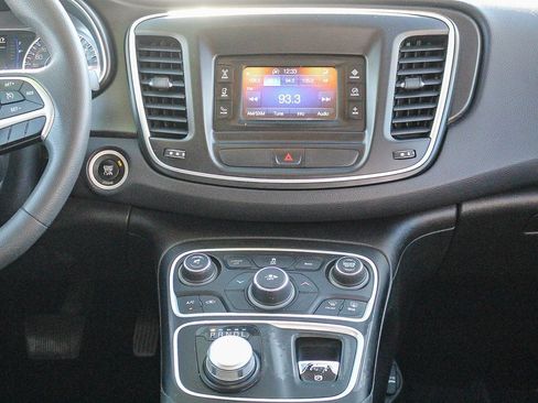 Used 2015 Chrysler 200 Limited image 15