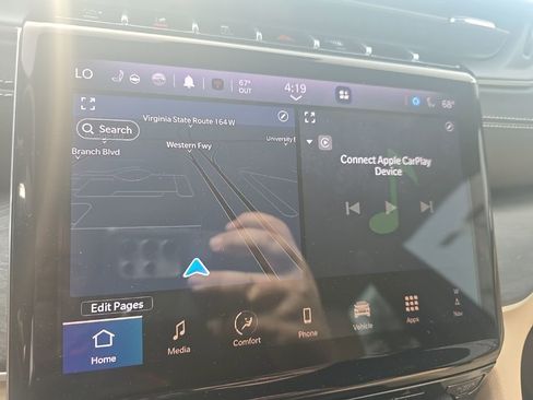 Used 2024 Jeep Grand Cherokee Limited w/ Luxury Tech Group II image 18