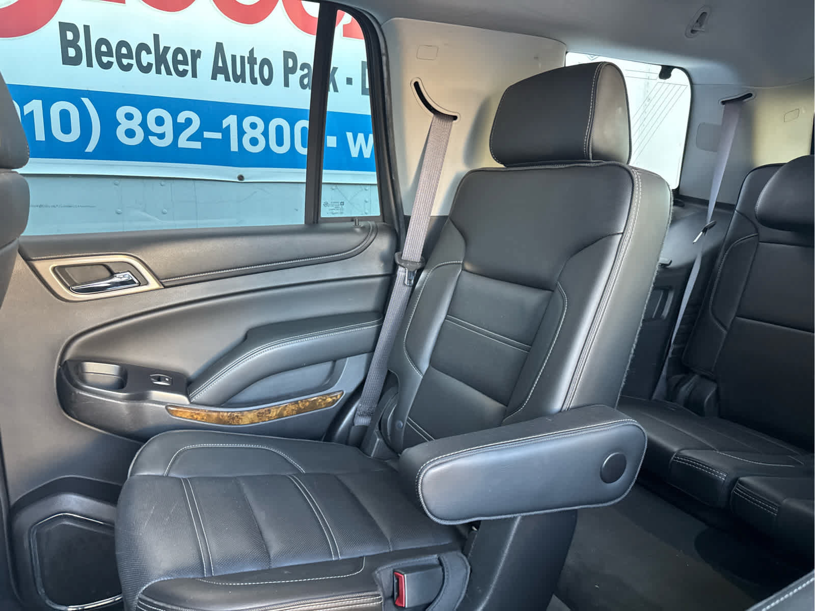 Used 2015 GMC Yukon Denali w/ Touring Package AWD/4WD image 33