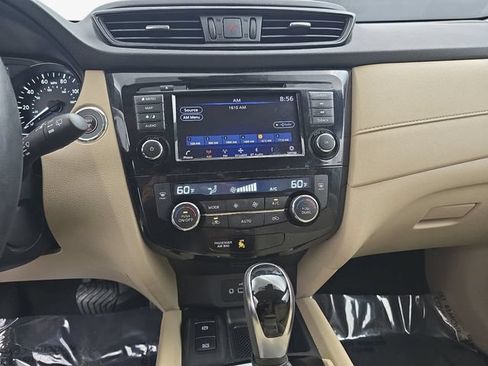 Used 2019 Nissan Rogue SV w/ Premium Package AWD/4WD image 20
