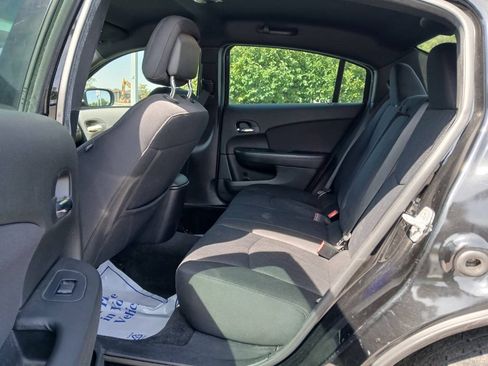 Used 2012 Chrysler 200 Touring FWD image 10