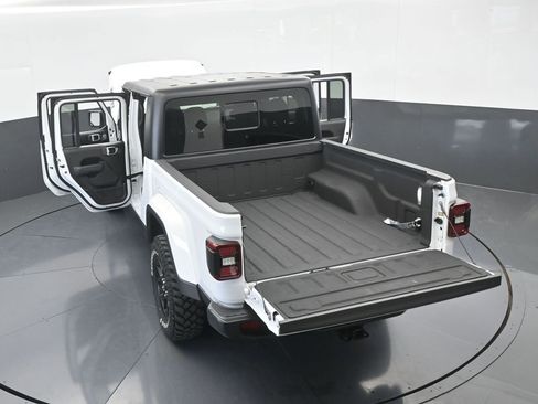 Used 2024 Jeep Gladiator Sport image 68