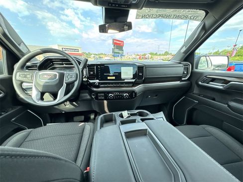 Used 2024 GMC Sierra 1500 Elevation image 10