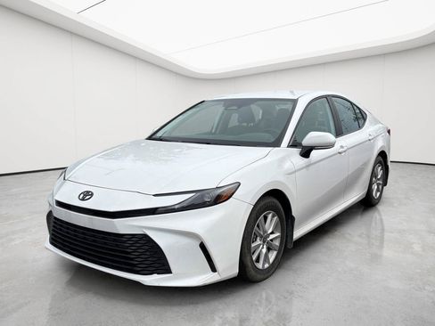 Used 2025 Toyota Camry LE w/ Convenience Package FWD image 3