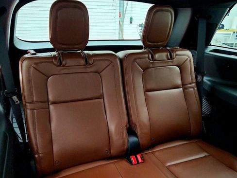 Used 2025 Lincoln Aviator Reserve w/ Equipment Group 201A AWD/4WD image 40