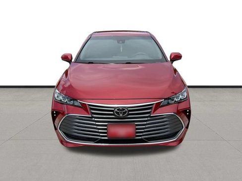 Used 2022 Toyota Avalon XLE FWD image 2