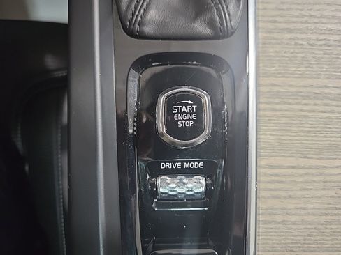 Used 2021 Volvo XC60 T5 Inscription image 12