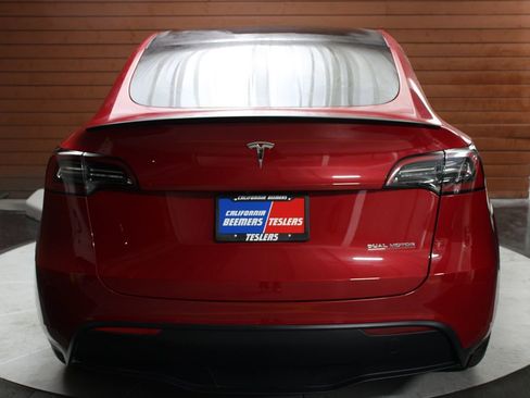 Used 2023 Tesla Model Y Performance image 3