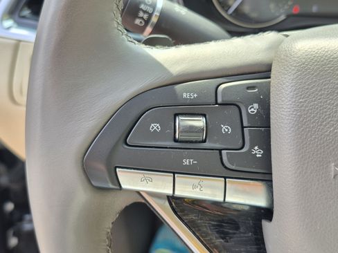 Used 2020 Cadillac XT6 Premium Luxury FWD image 29