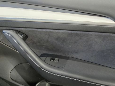 Used 2023 Tesla Model 3 Standard Range RWD image 6
