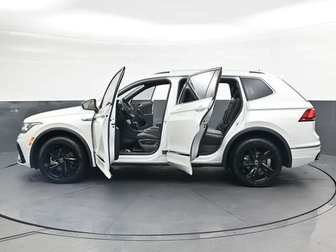 Used 2023 Volkswagen Tiguan SEL R-Line AWD/4WD image 36