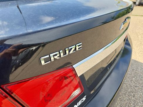 Used 2011 Chevrolet Cruze LT FWD image 30