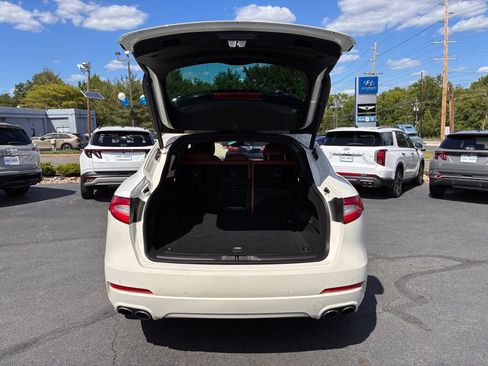 Used 2020 Maserati Levante S AWD/4WD image 11