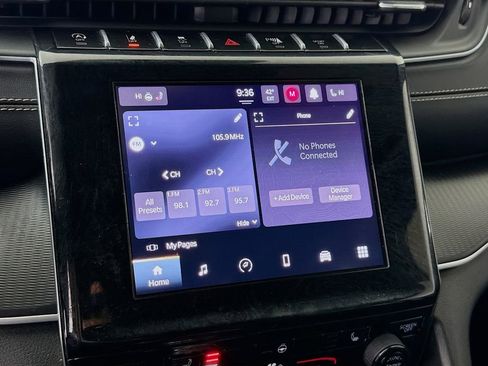 Used 2024 Jeep Grand Cherokee Laredo w/ Luxury Tech Group I image 33