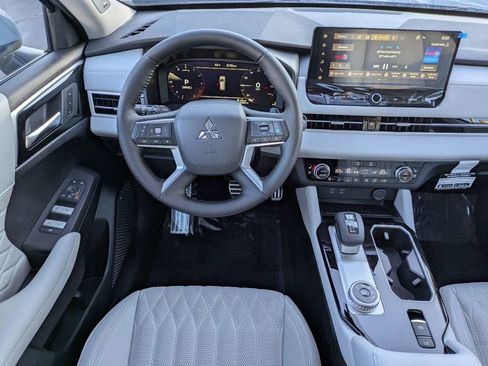 New 2026 Mitsubishi Outlander SEL image 17