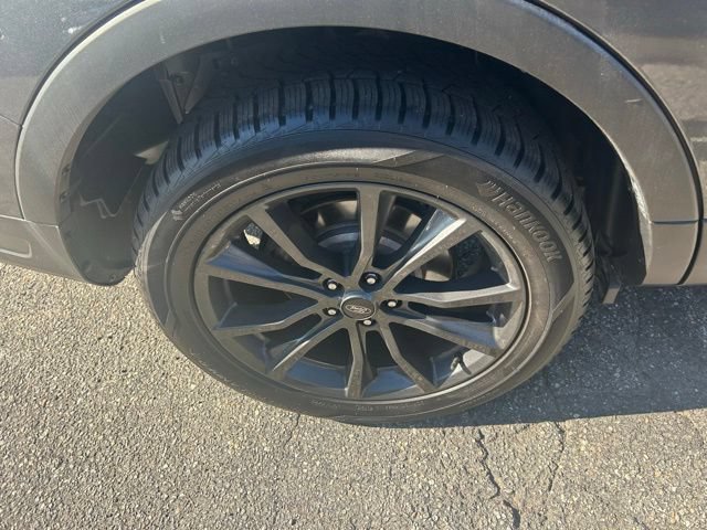 Used 2019 Ford Explorer XLT w/ Equipment Group 202A AWD/4WD image 4
