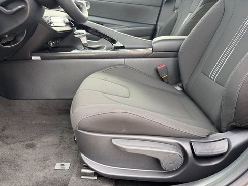 New 2026 Hyundai Elantra Hybrid FWD image 11