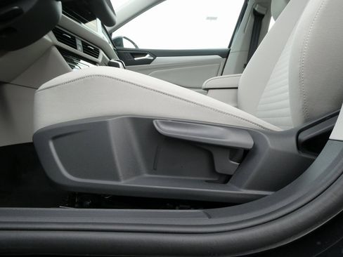 New 2025 Volkswagen Jetta S image 9