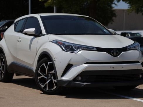 Used 2019 Toyota C-HR Limited FWD image 2