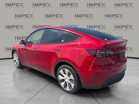 Used 2021 Tesla Model Y Long Range AWD/4WD image 2