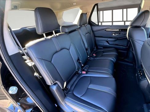New 2025 Honda Pilot EX-L image 10