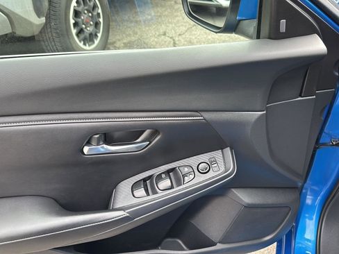 Used 2020 Nissan Sentra SV image 11