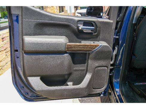 Used 2021 Chevrolet Silverado 1500 LT Trail Boss w/ Convenience Package II AWD/4WD image 16