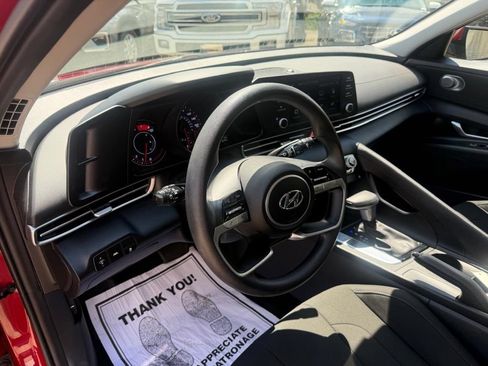 Certified 2023 Hyundai Elantra SEL w/ Preferred Accessory Package FWD image 21