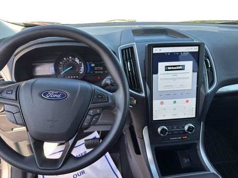 Used 2024 Ford Edge SE AWD/4WD image 9