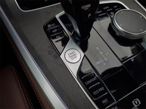 Used 2022 BMW X5 xDrive40i w/ M Sport Package image 29