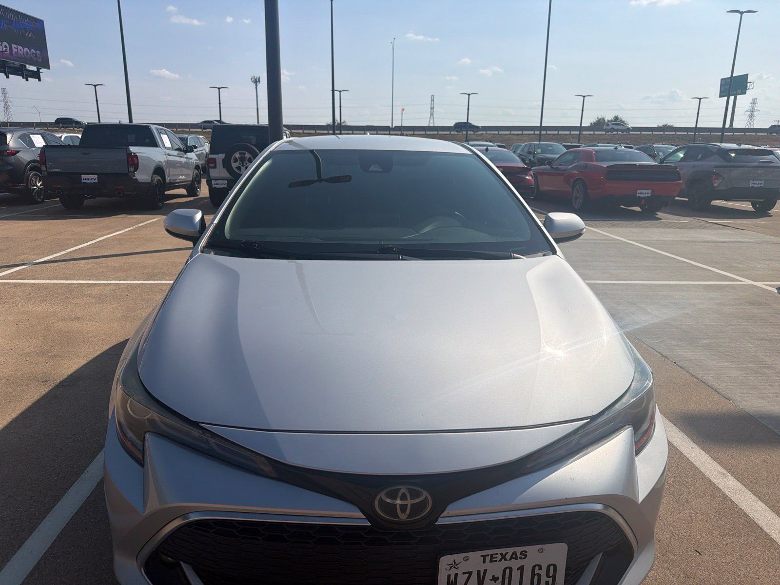 Used 2022 Toyota Corolla XSE FWD image 2