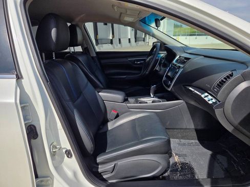 Used 2018 Nissan Altima 2.5 SR w/ SR Midnight Edition FWD image 16