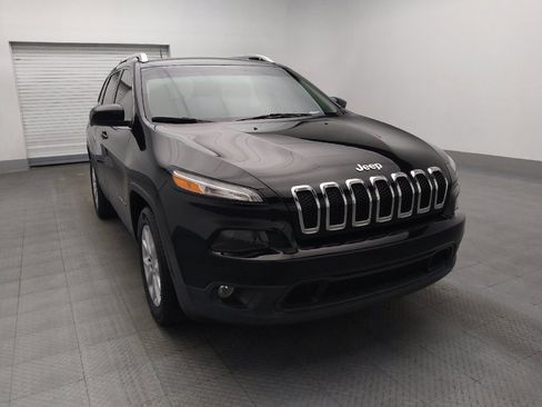 Used 2018 Jeep Cherokee Latitude image 14