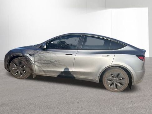 Used 2024 Tesla Model Y Long Range image 5
