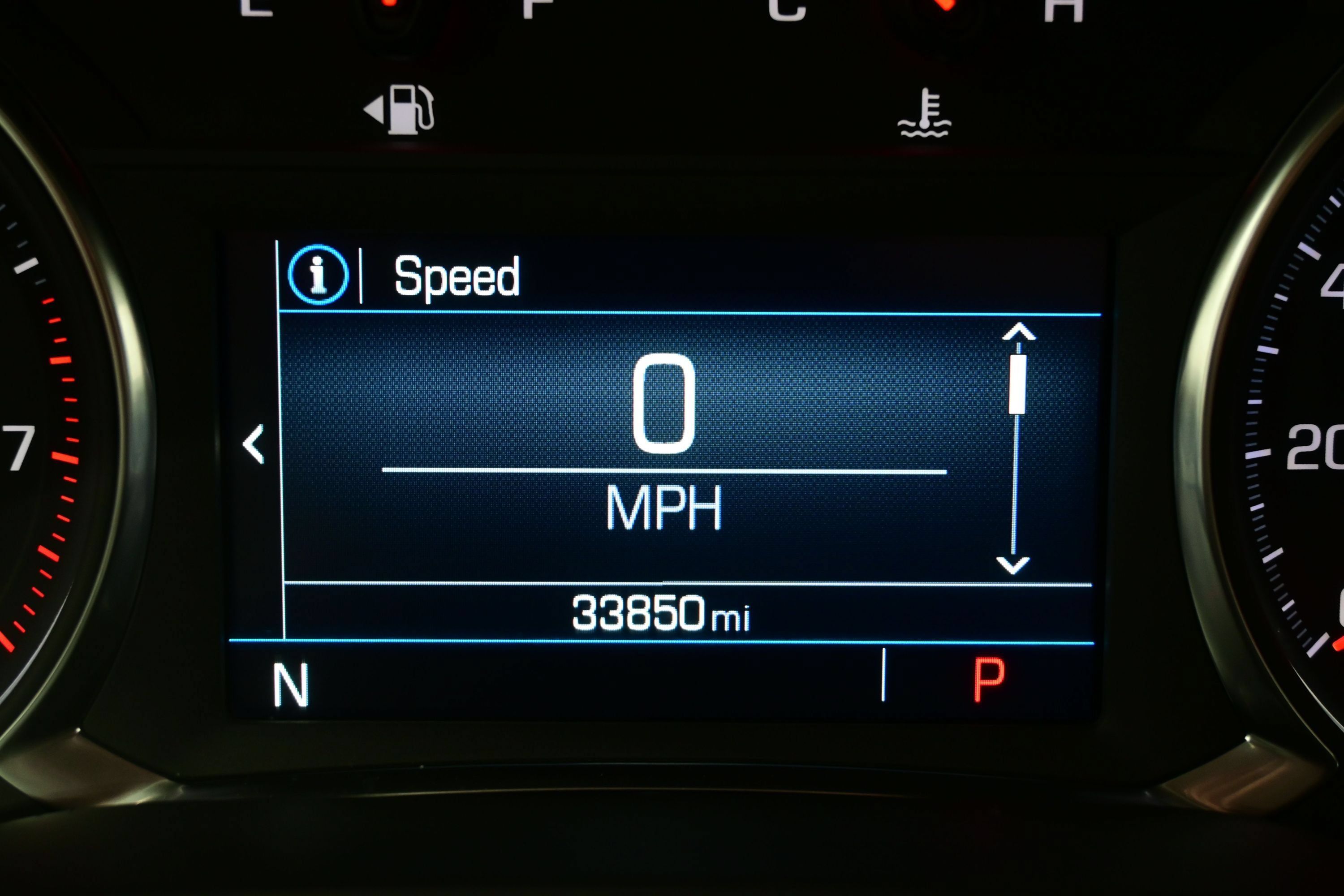Used 2023 GMC Acadia SLE w/ Driver Convenience Package FWD image 25