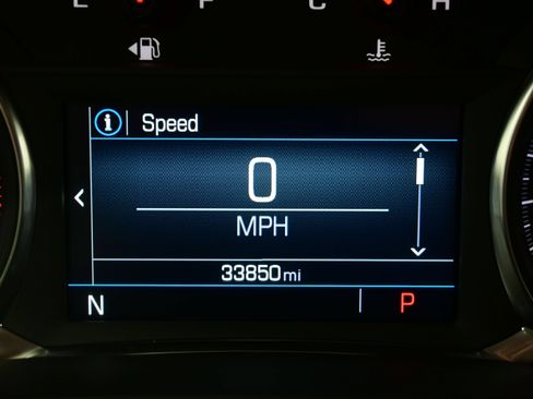 Used 2023 GMC Acadia SLE w/ Driver Convenience Package FWD image 25
