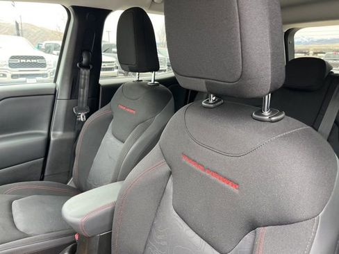 Used 2022 Jeep Renegade Trailhawk w/ Trailer Tow Group image 14