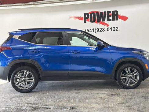 Used 2021 Kia Seltos S FWD image 2