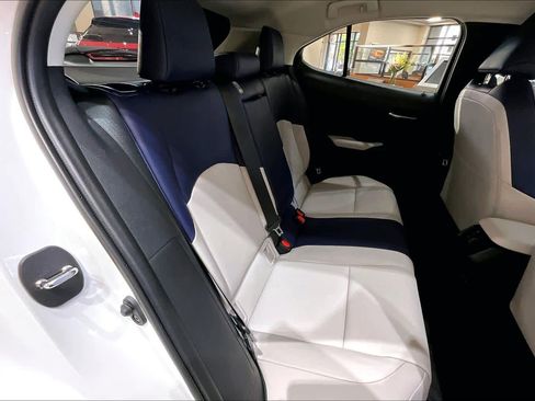 Used 2022 Lexus UX 200 w/ Accessory Package (Z1) FWD image 19