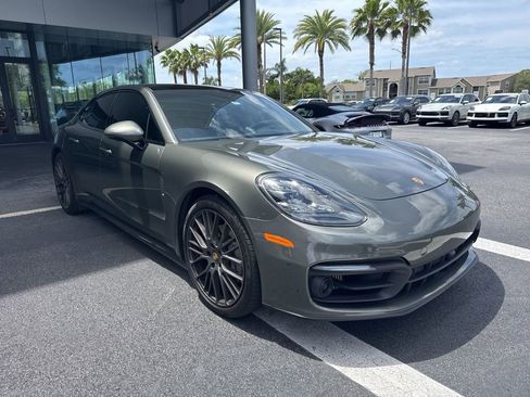 Certified 2023 Porsche Panamera Platinum Edition image 4