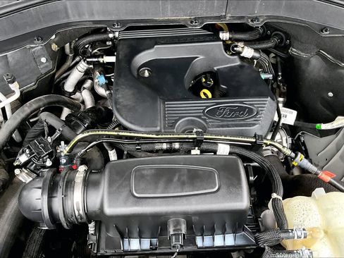 Used 2020 Ford Explorer XLT w/ Equipment Group 202A image 32